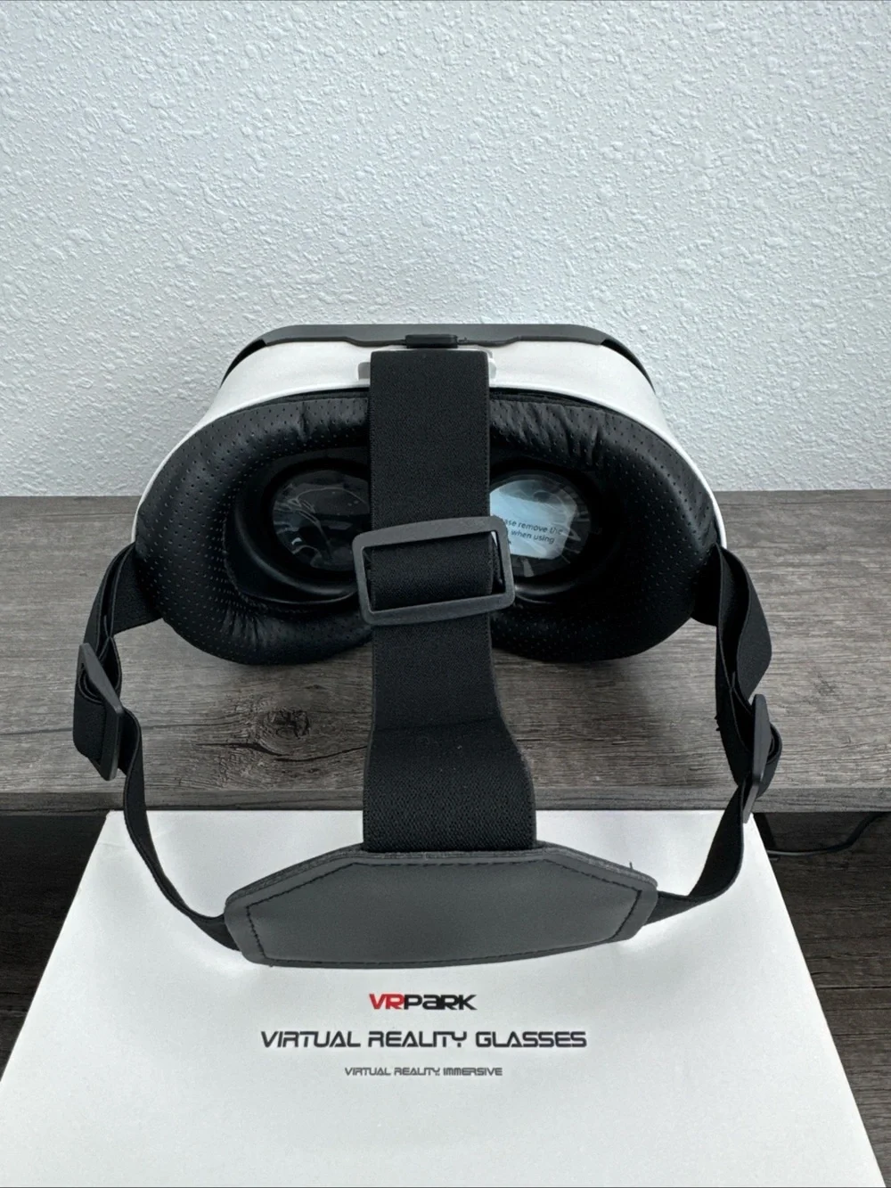 White and Black VR Headset with Adjustable Head Strap virtual reality